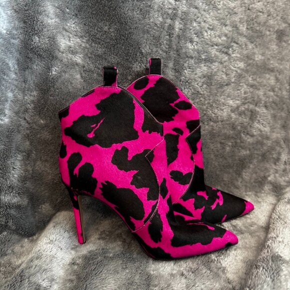 Jessica Simpson Fuchsia/Blk PIXILLE2 CowHide Stiletto Ankle Boot, sz 9.5M/ Eur41 - Picture 1 of 16